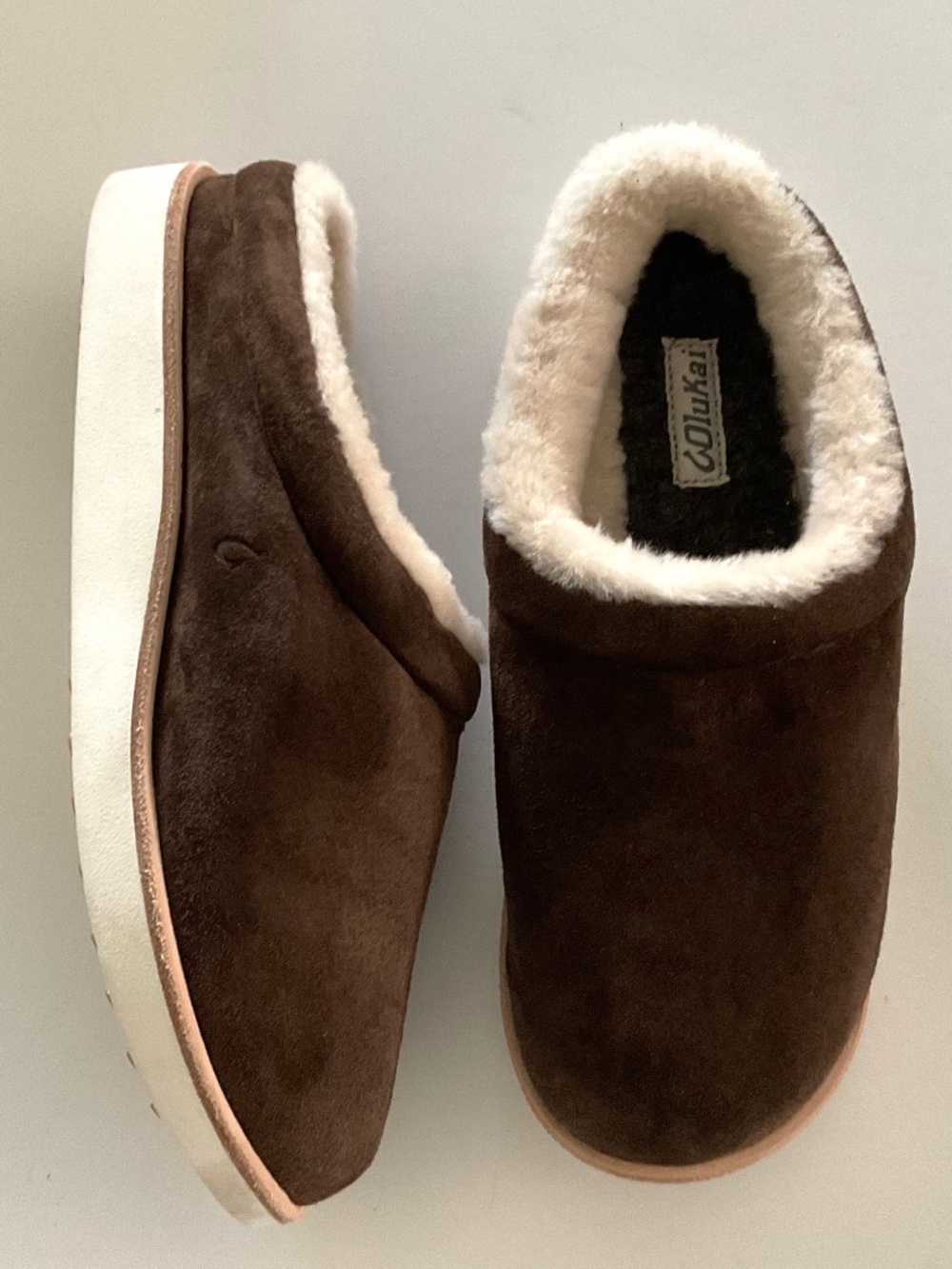 OluKai Mani Brown Suede Sheep Fur Mule Slippers  Size 8 LIKE NEW